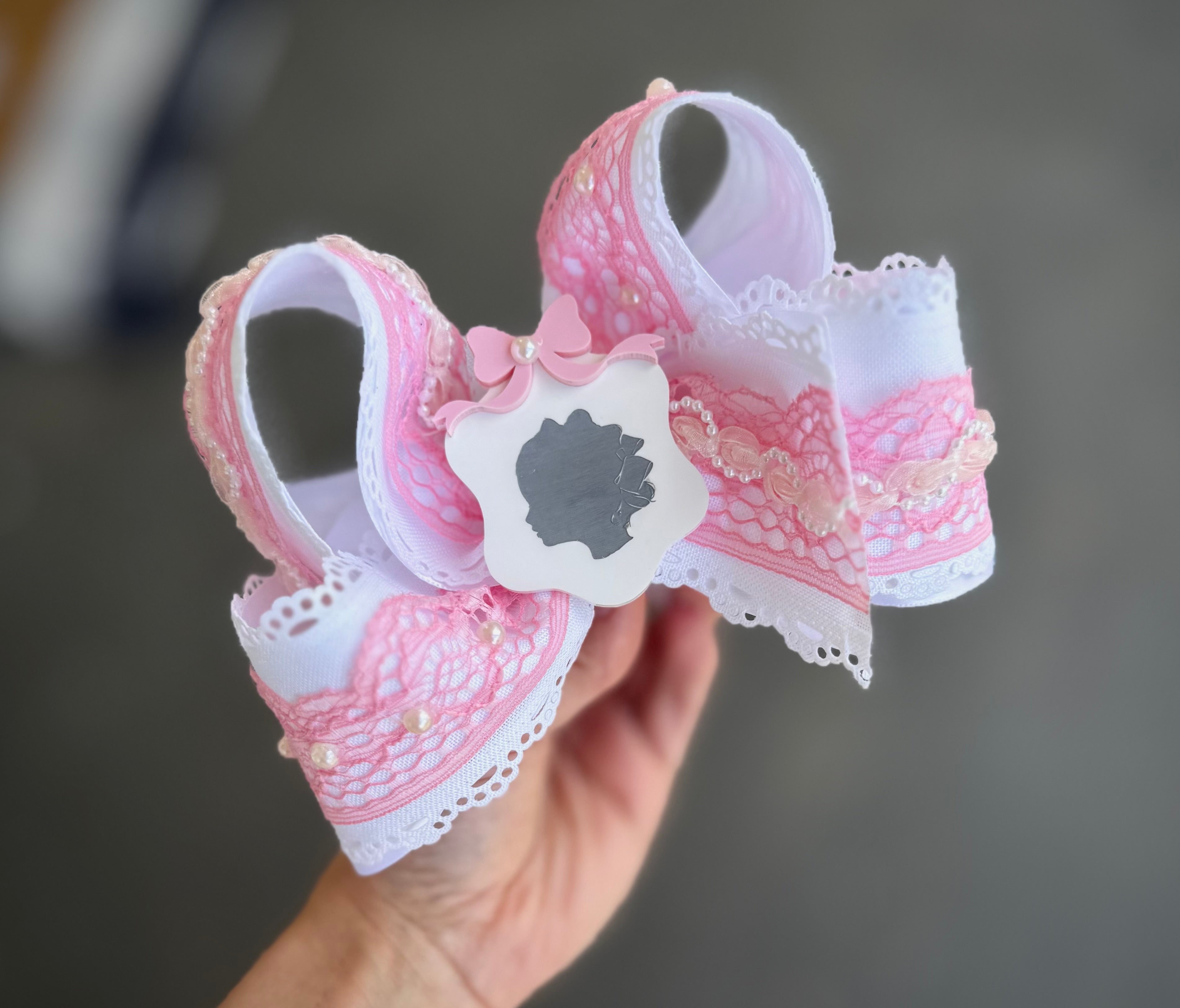 Silhouette bow PO